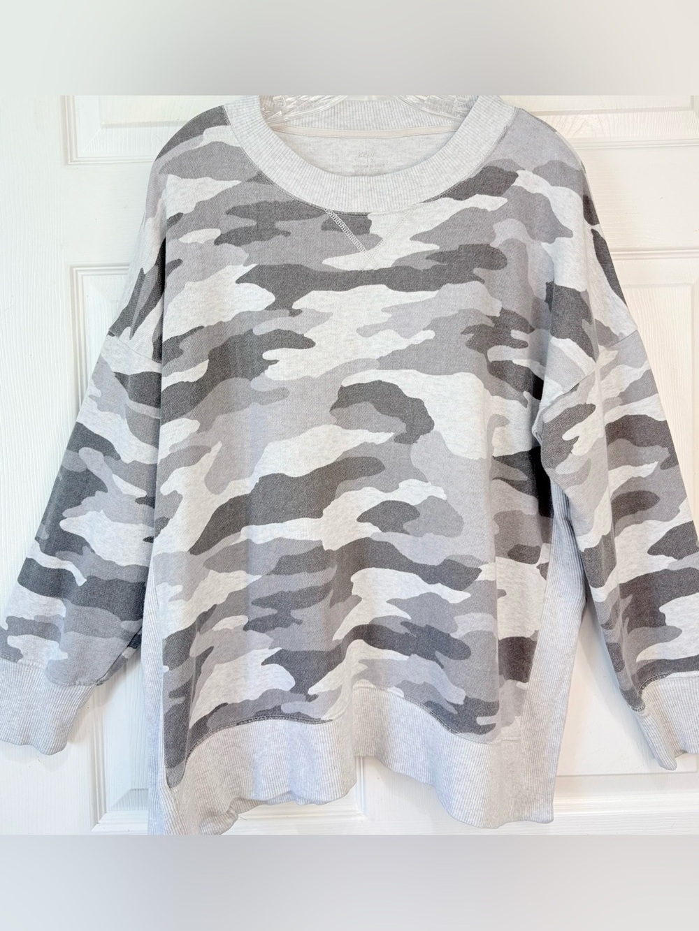 AERIE Hometown Camo Oversized Crewneck Sweatshirt Loungewear Cozy‎ Size Large